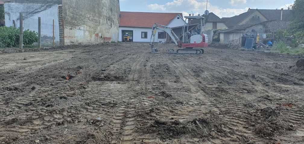 Bobcat miniexcavator Miniincarcator Nivelare pământ Miniexcavator