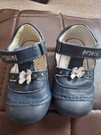 Чисто нови бебешки  сандали " Primagi"