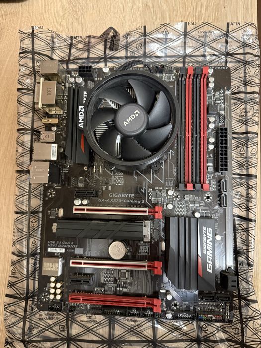 Placa de baza gygabite ax370 cu procesor ryzen 5 2600