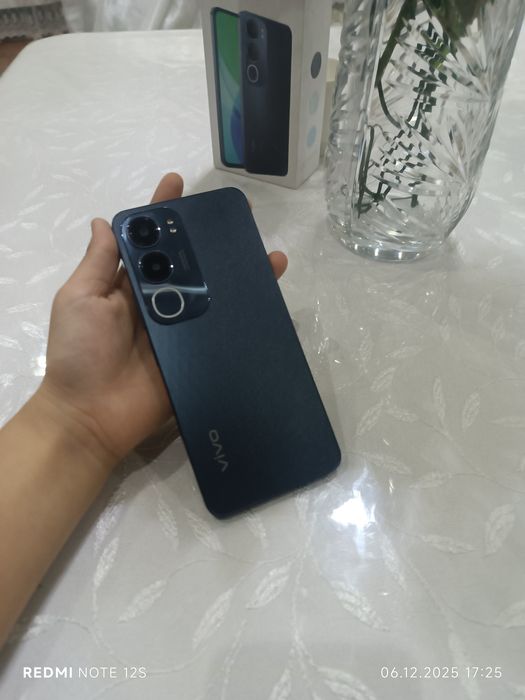 Продаётся телефон  vivo y19s Telefon sotilvoti