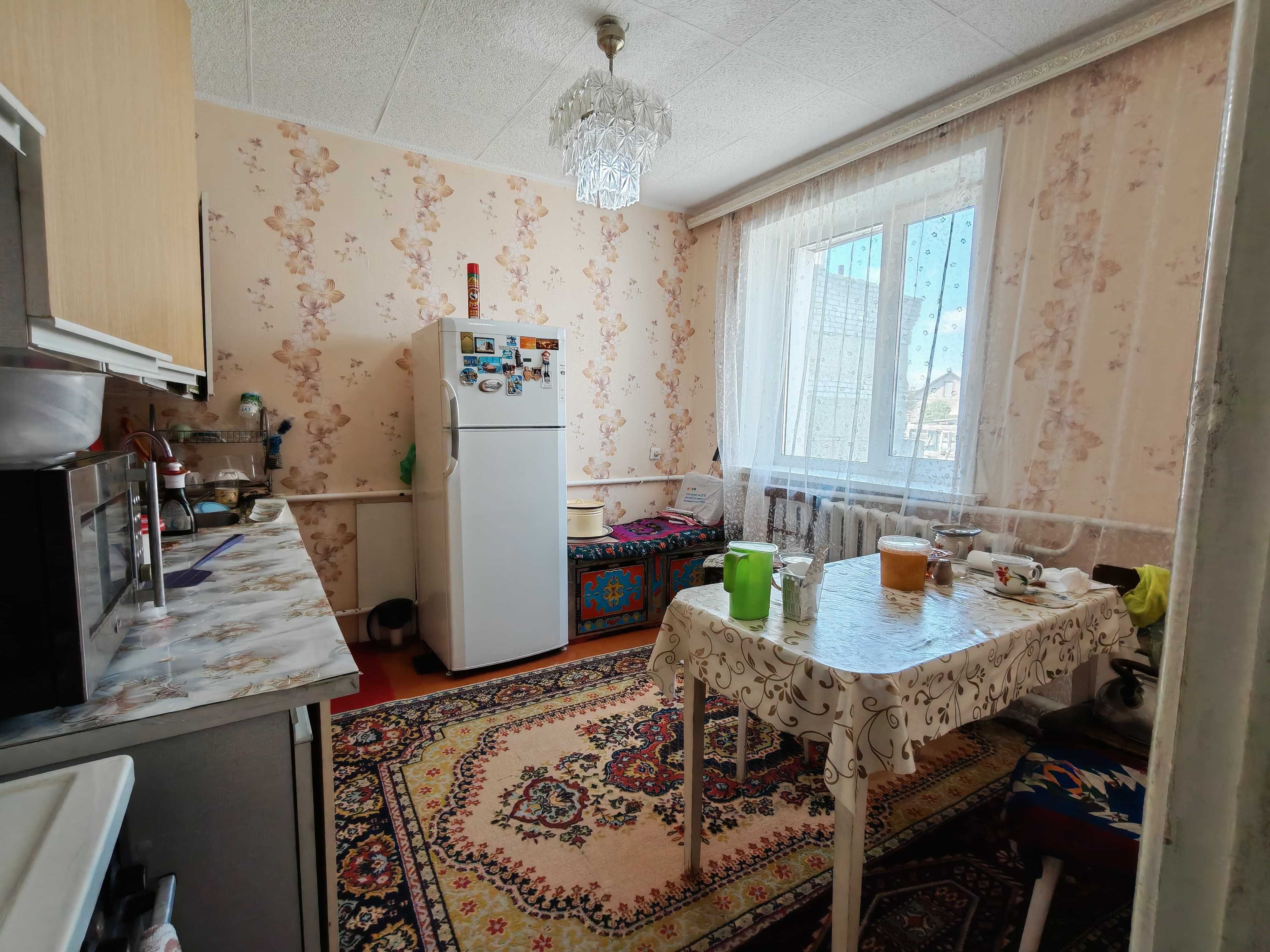 Дом в ж.м. Дружба, благоустроенный земля 10 соток, гараж