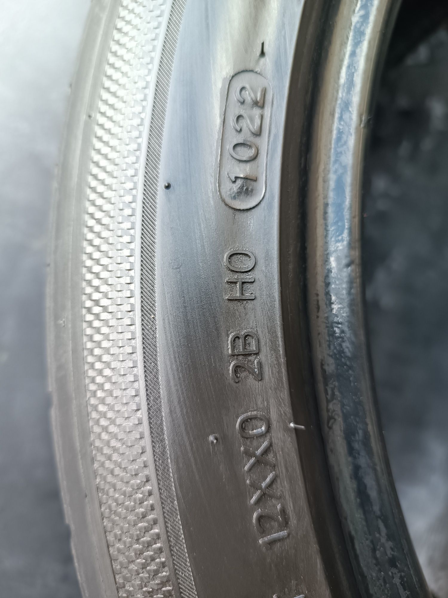 225/45/19 Hankook Дот 1022