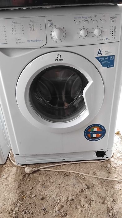 Пералня Indesit 5kg slim