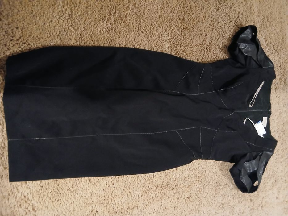 Официална черна рокля, номер 40,цена 30лв.