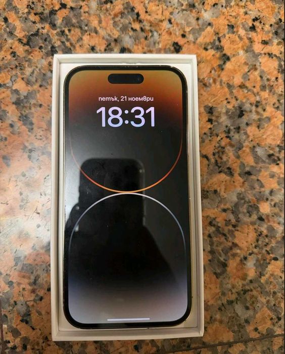 Iphone 14 pro златен