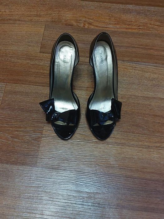 Женская обувь за 90 000 сум