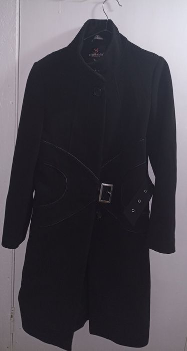 Продам пальто 3000