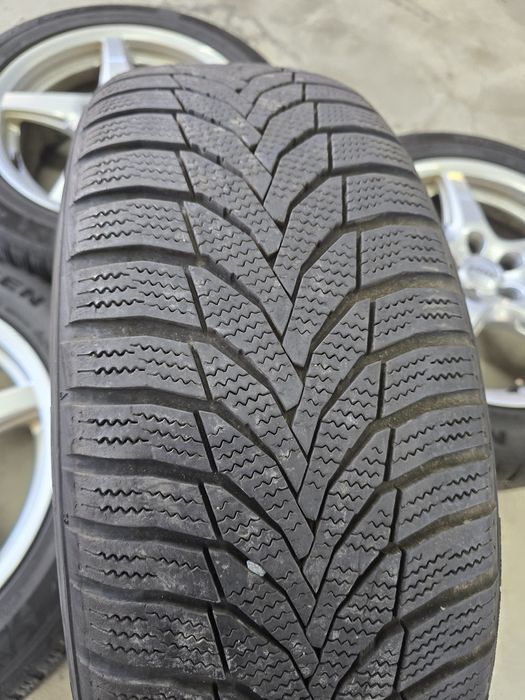 1 Брой Гума 215/55/17 Nexen 6,5mm 22dot