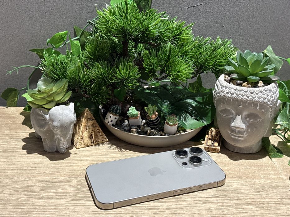 Iphone 16 pro de piese cu bypass