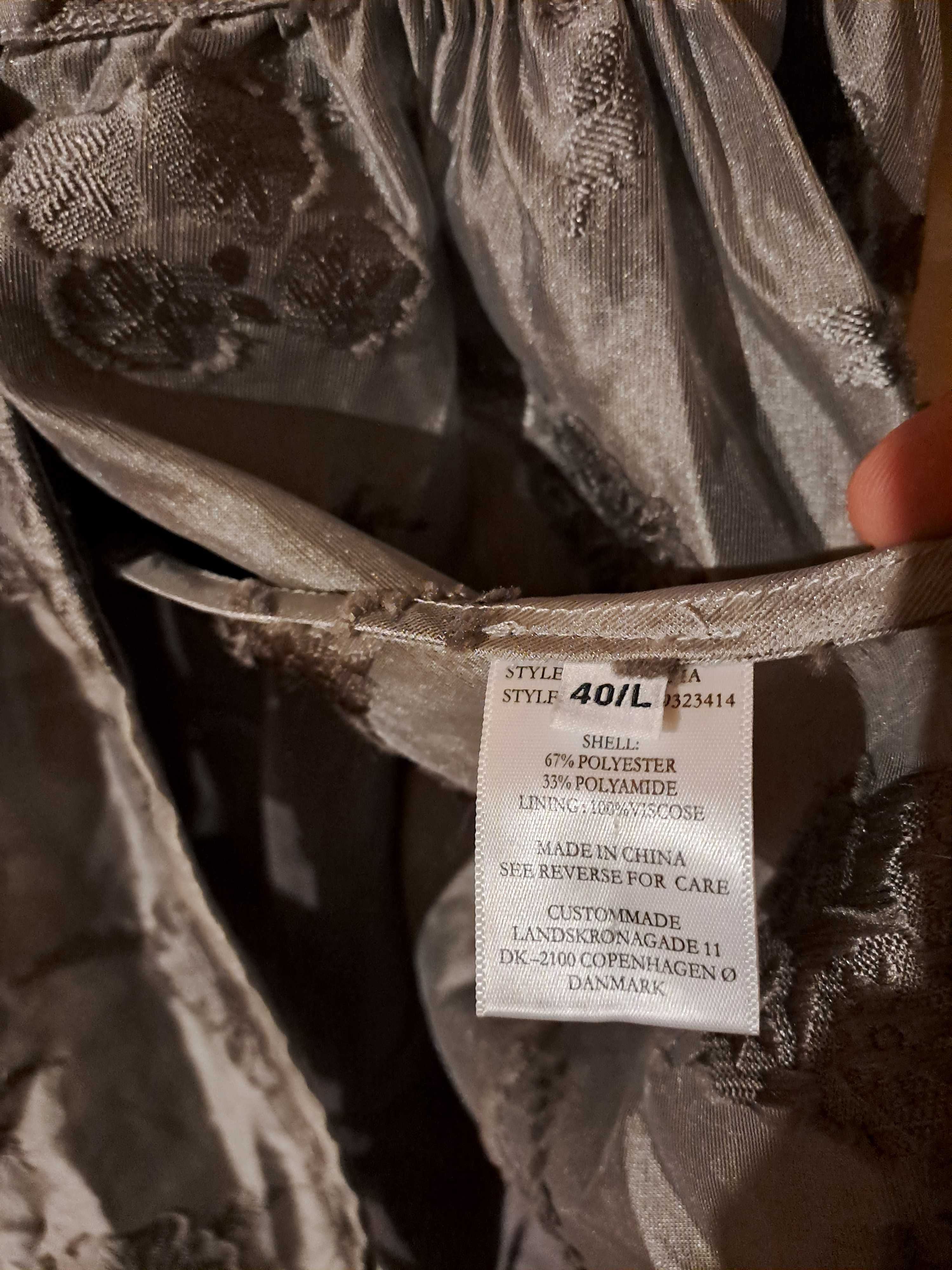 Продавам рокля Custommade, нова