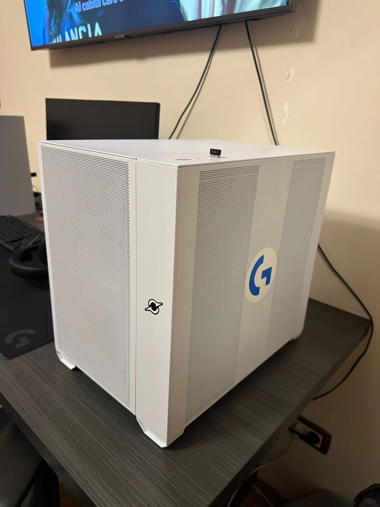 Vand pc gaming i7 10th 3080,periferice logitech monitor acer predator