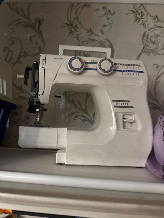Продам швейную машинку