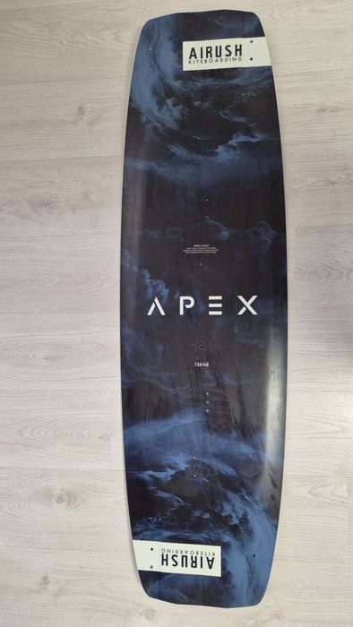 Placa kitesurf kiteboarding Airush Apex V7
