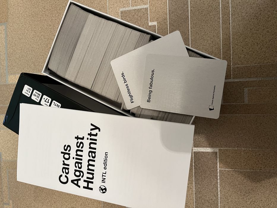 Карти за игра Cards against humanity