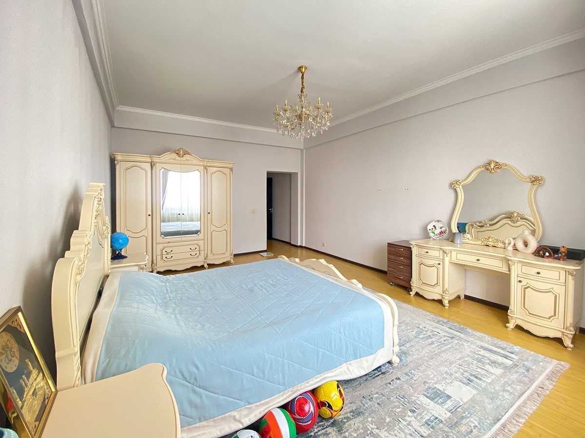 3-комнатная квартира, 110 м², 8/11 этаж, мкр. Жетысу-3