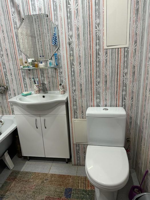 Продам 3 ком квартиру в центре города,район Стадиона