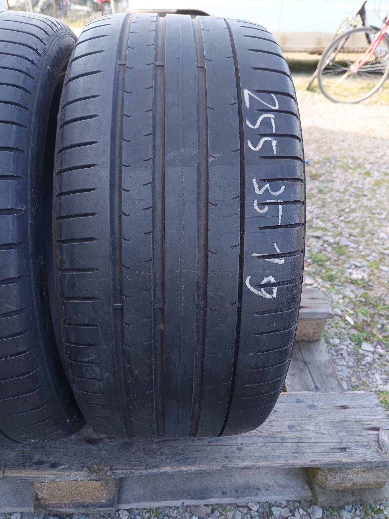 255 35 R 19 96Y PIRELLI P ZERO  Дот3619