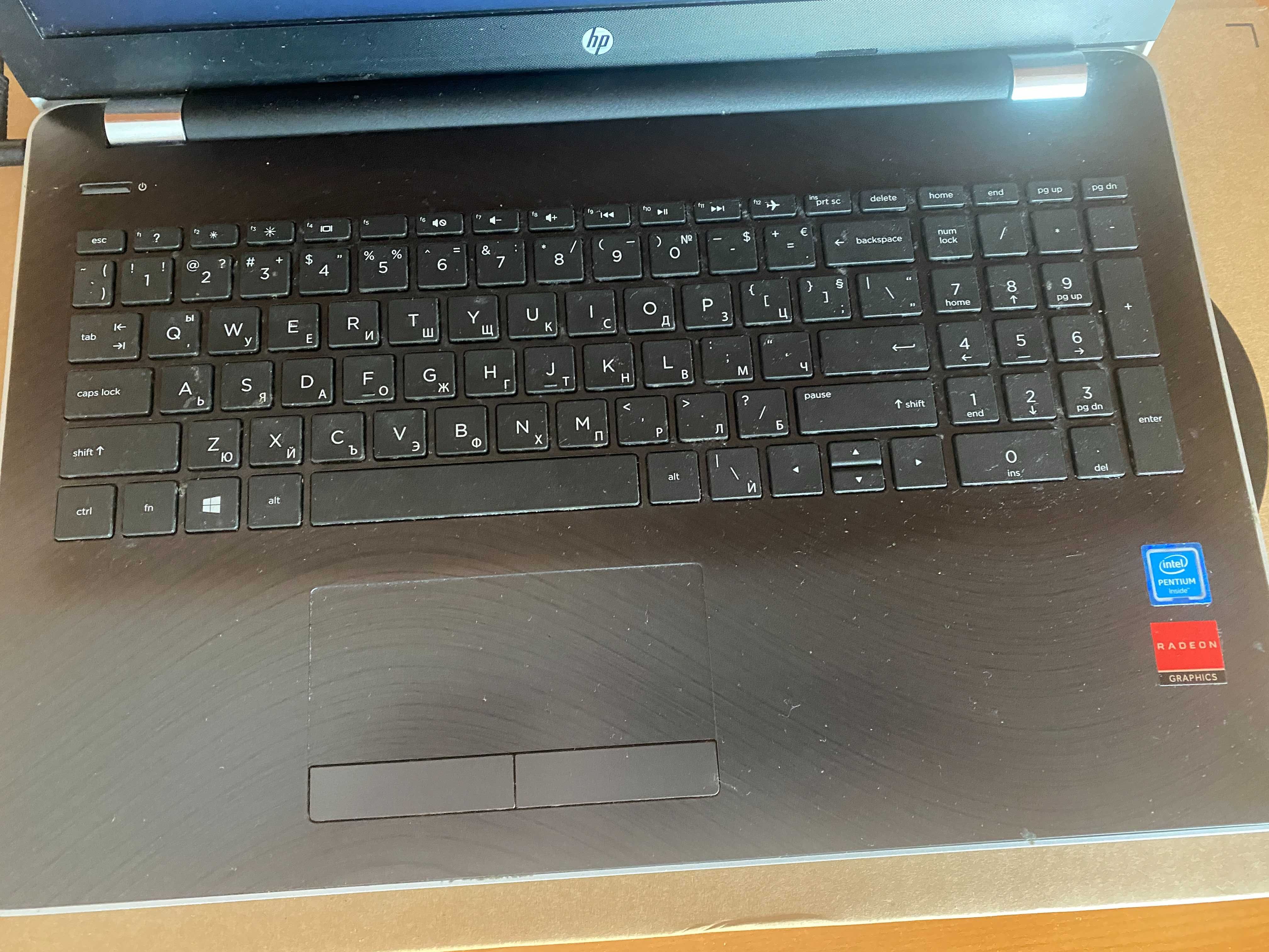Лаптоп HP 15-BS034NU