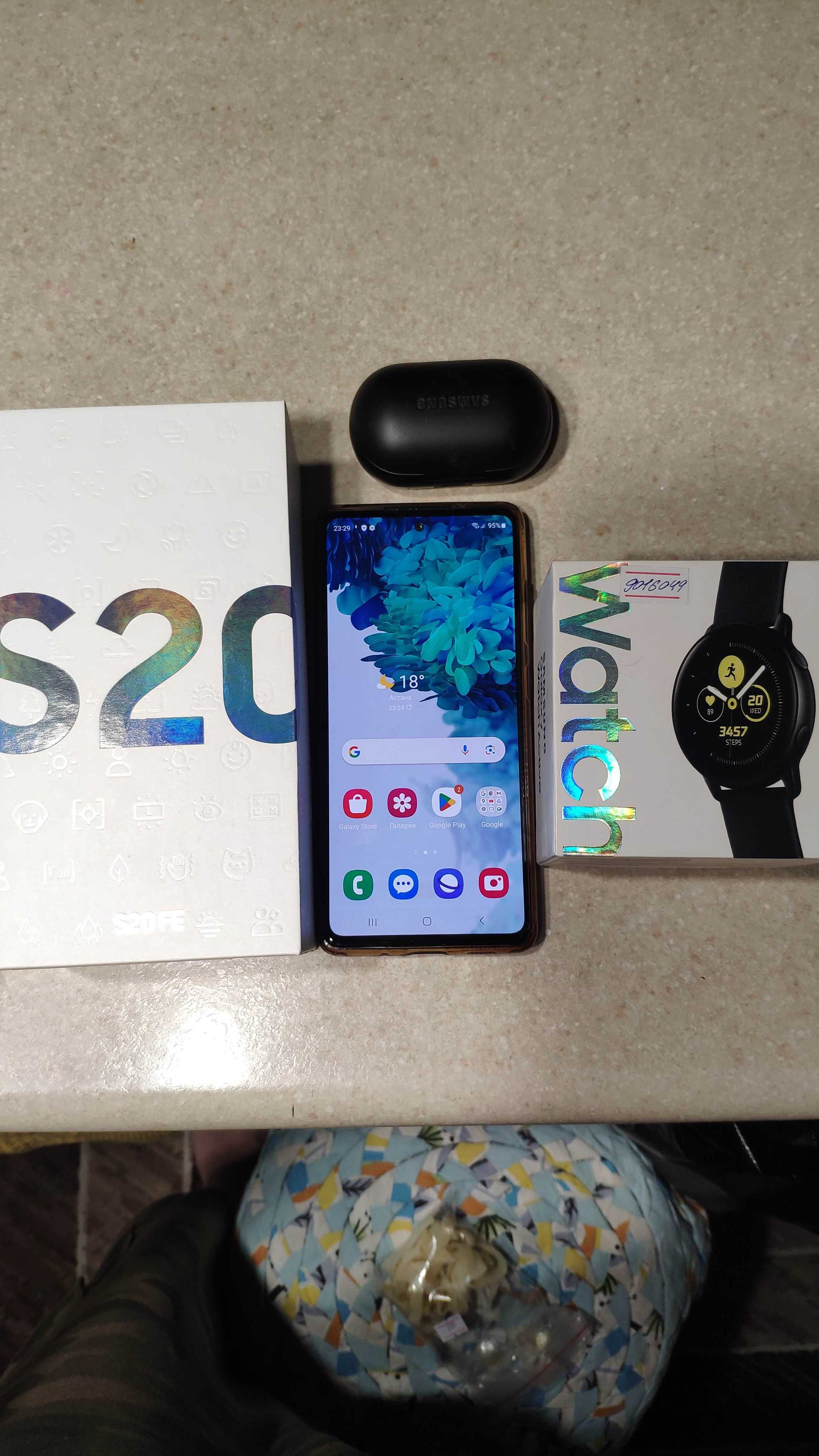 Продам Samsung S20FE, наушники, часы
