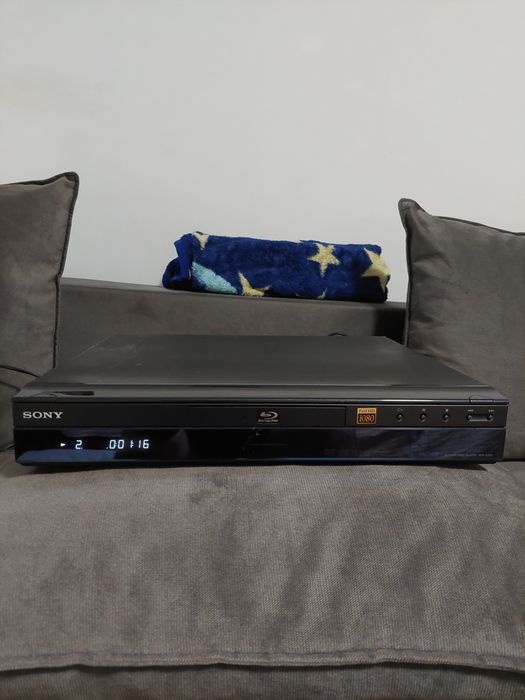 Vând Sony Blue-Ray BDP S300 stare bună