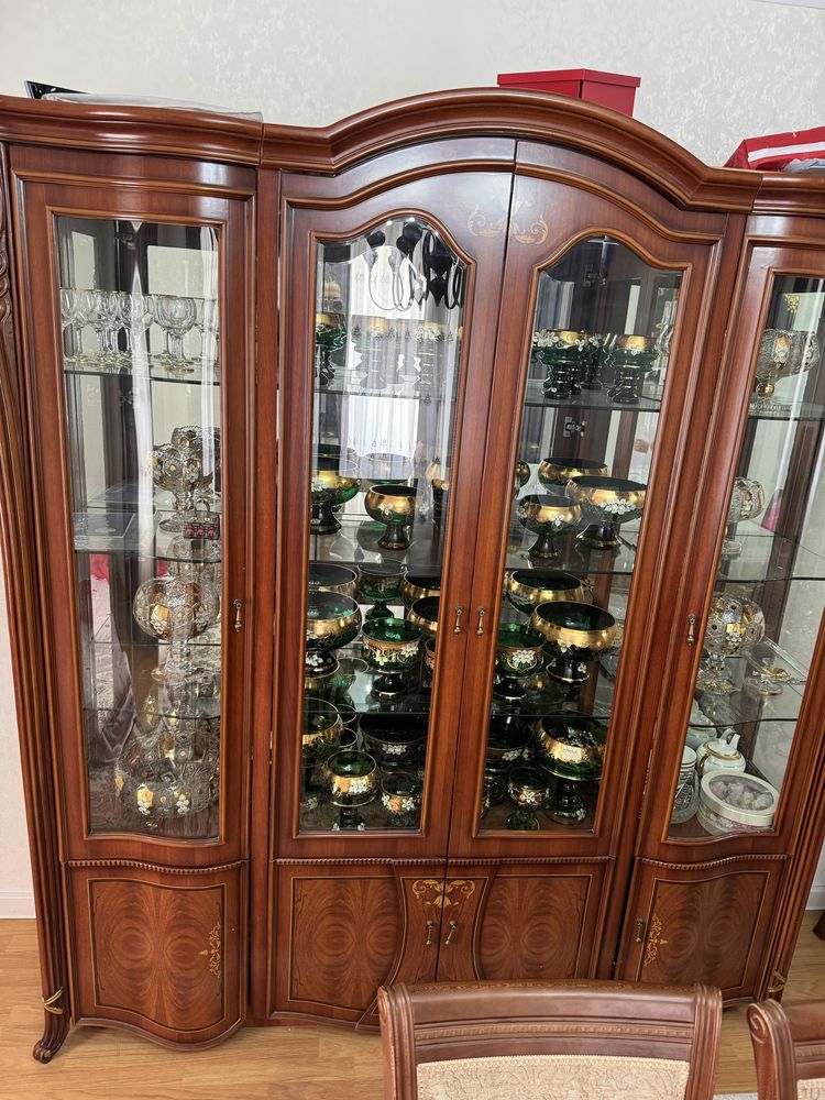 Продам классический мебель