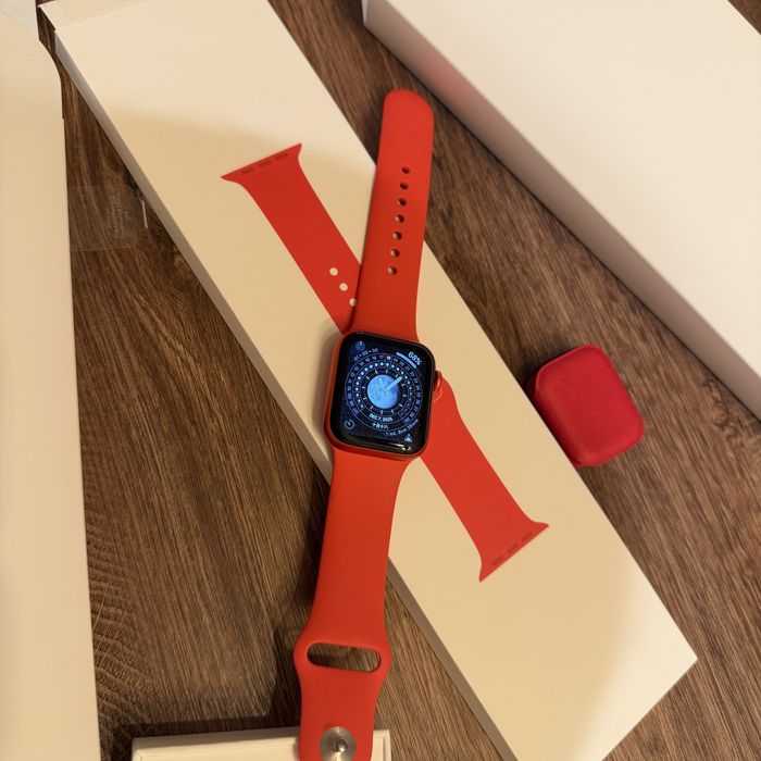 Apple Watch series 6 RED 40mm