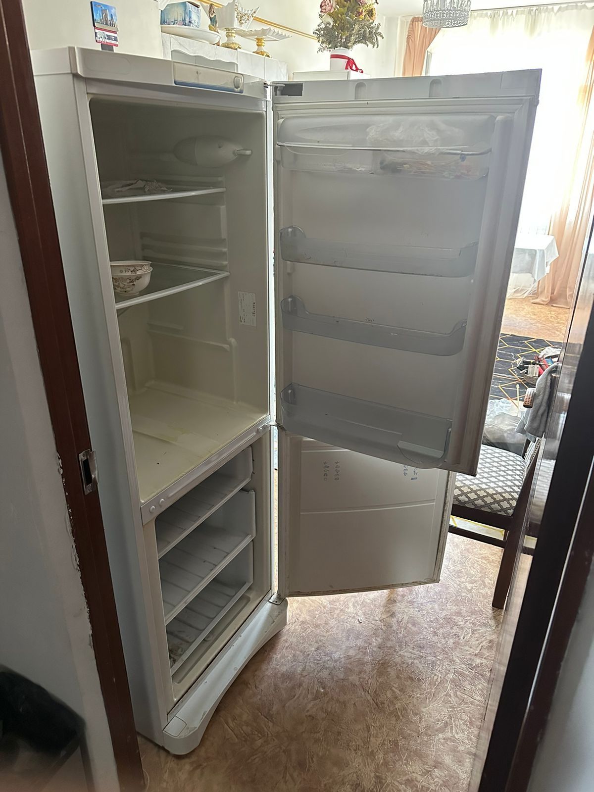 Продам холодильник