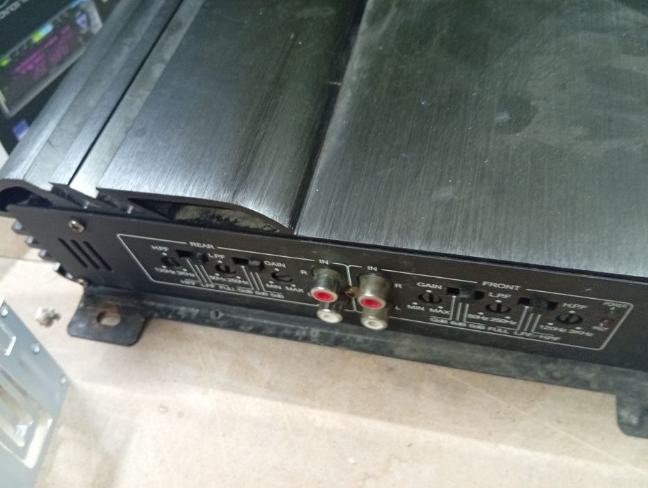 Продам усилитель 4-х канальный Китай
