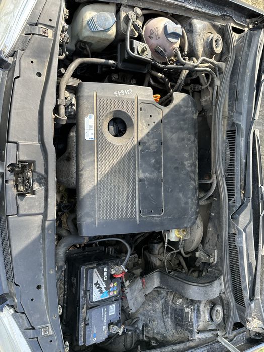 Dezmembrez Golf 4 1.6 16V