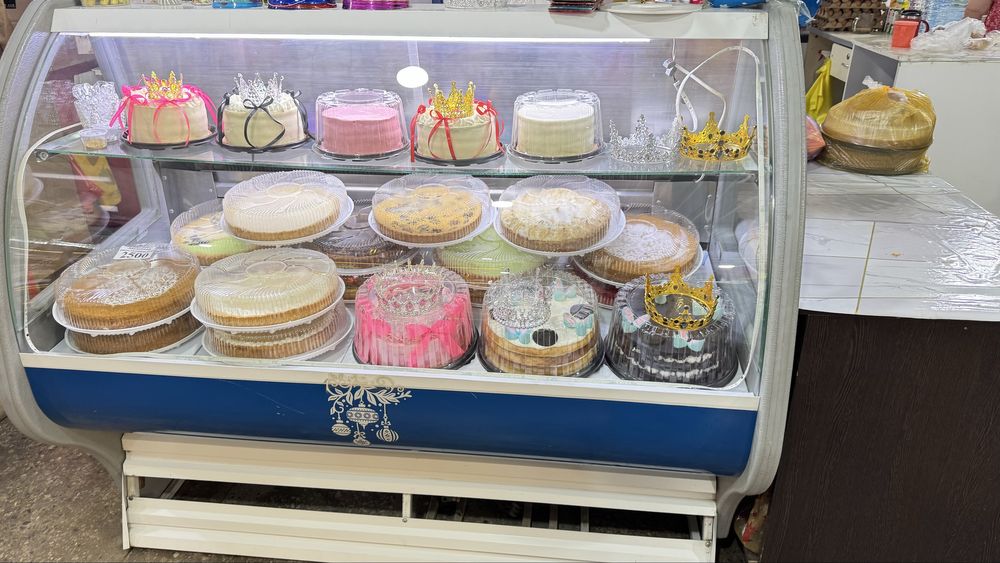 Продам витринный холодильник