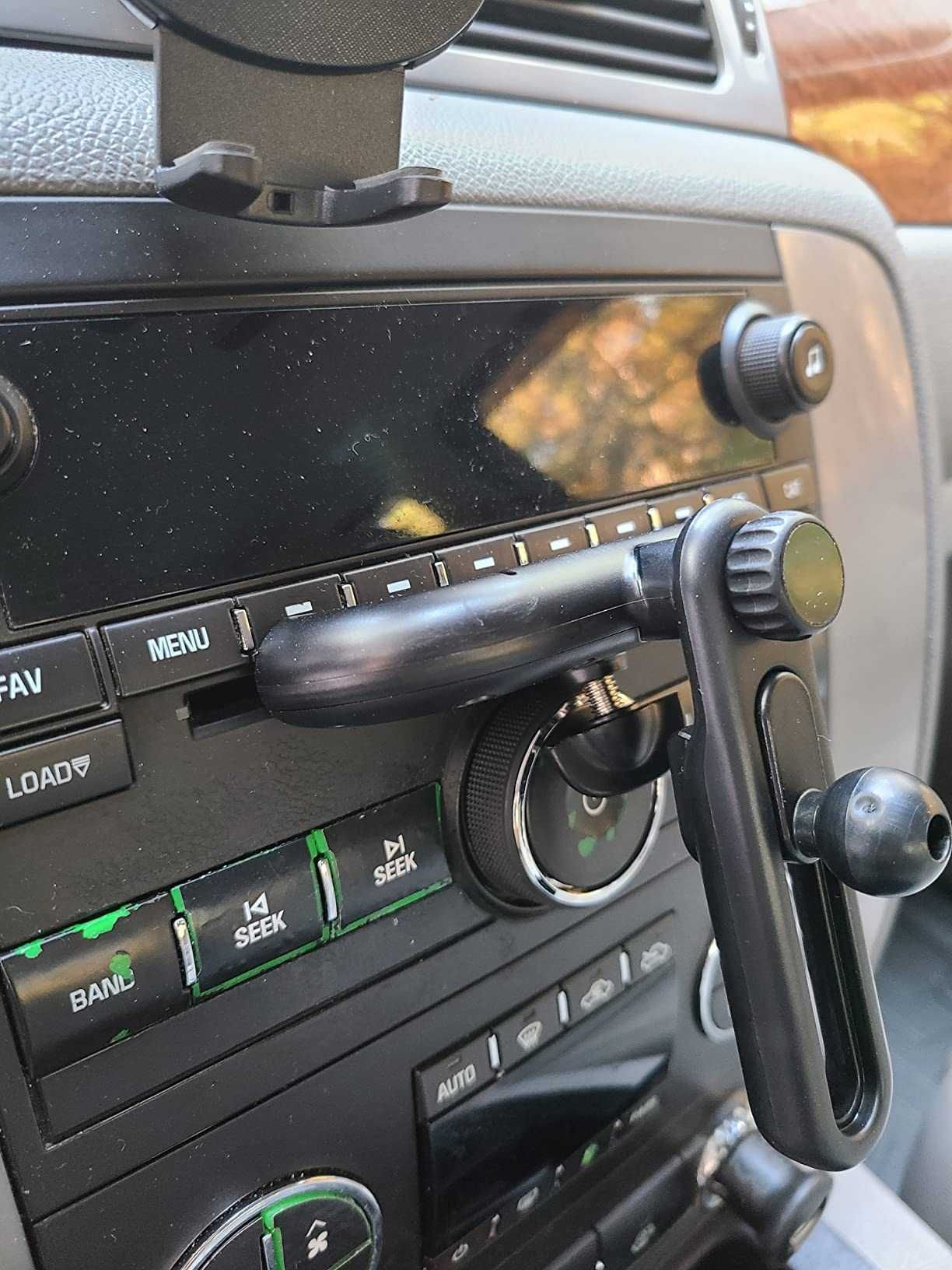 Suport auto telefon universal pentru grila de ventilatie sau slot CD