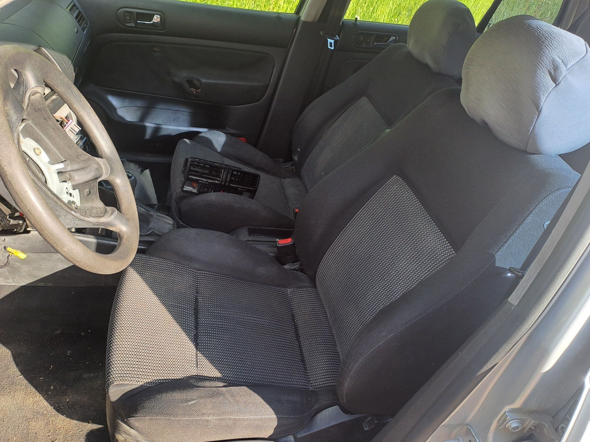 Dezmembrez golf 4 1.6 AUS