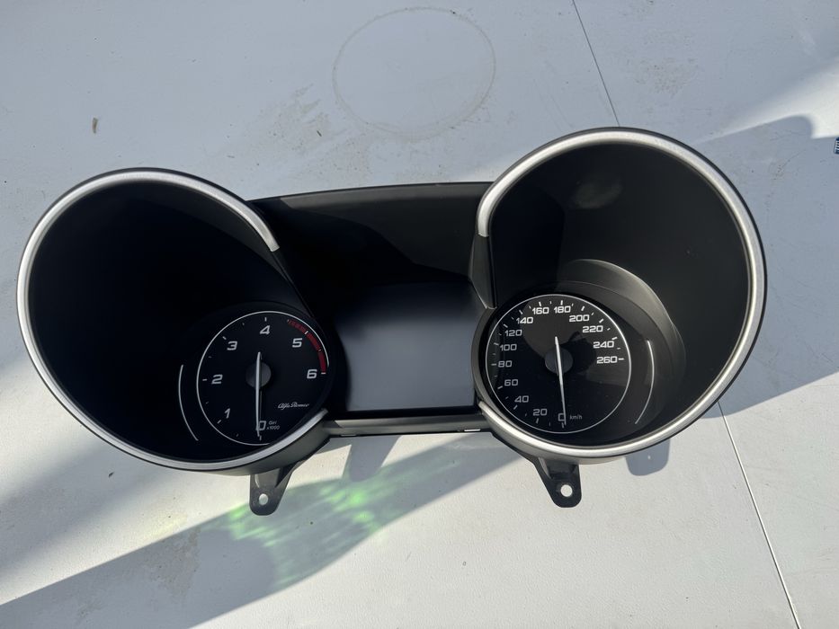 Vand ceasuri alfa romeo giulia