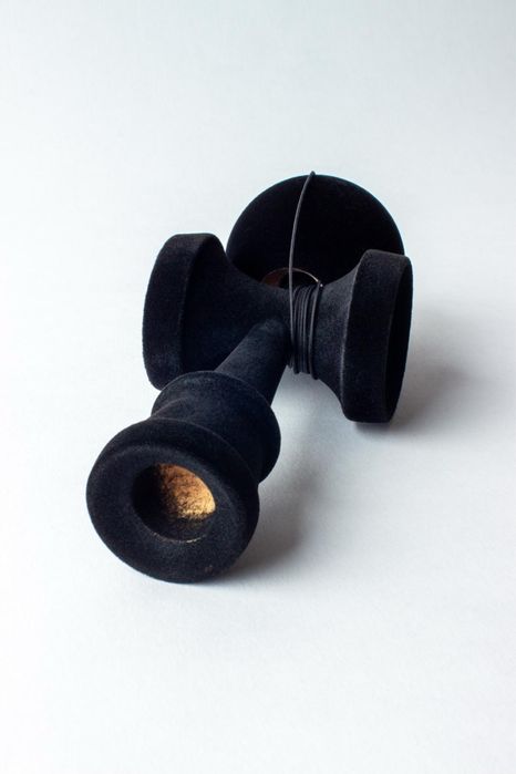 Sweets Fuzzy Black Kendama Broken Shape, noua, editie rara