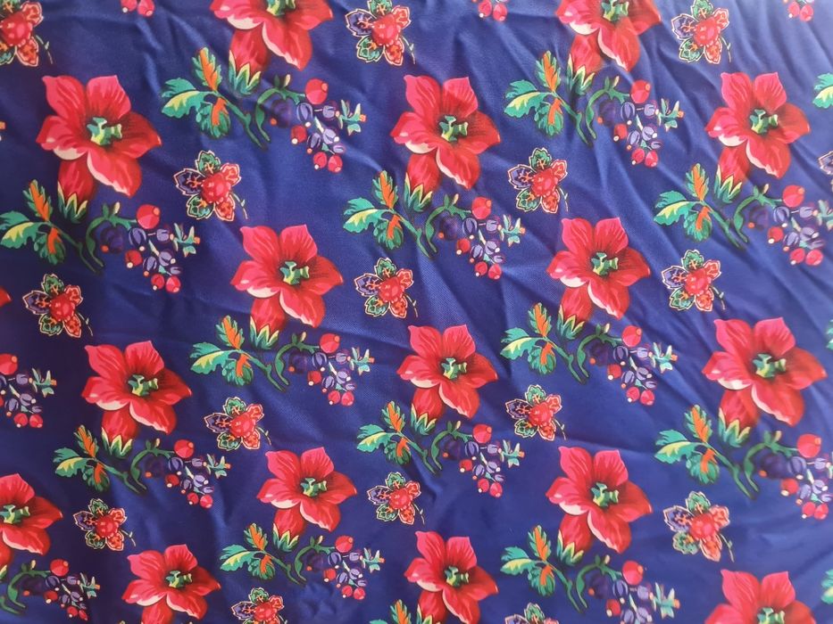 Vand material pentru haine de mascat