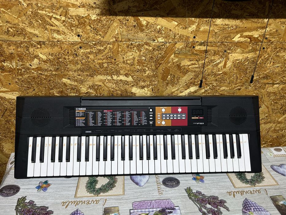 Orga electronica Yamaha PSR F51