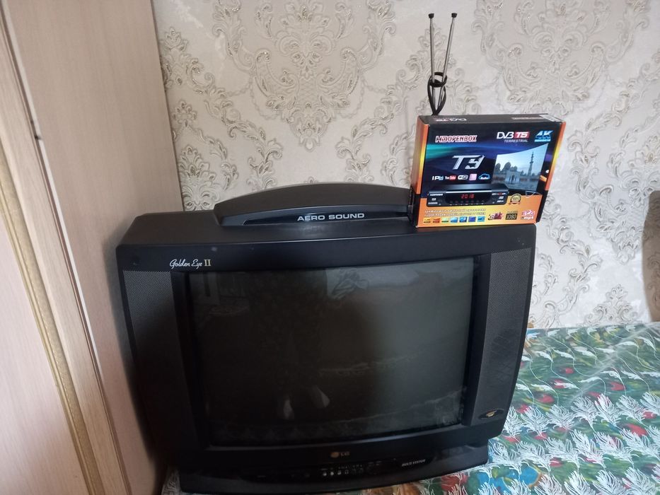 телевизор LG  б/у в чётком  и рабочим состоянии