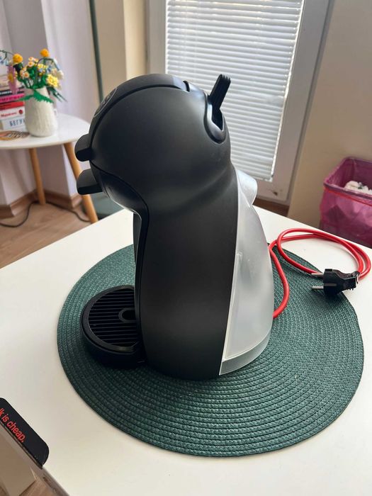 (РАБОТЕЩА!) Кафе машина NESCAFÉ Dolce Gusto Krups