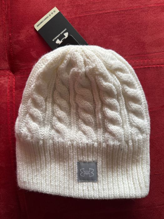 Under Armour- дамска зимна шапка