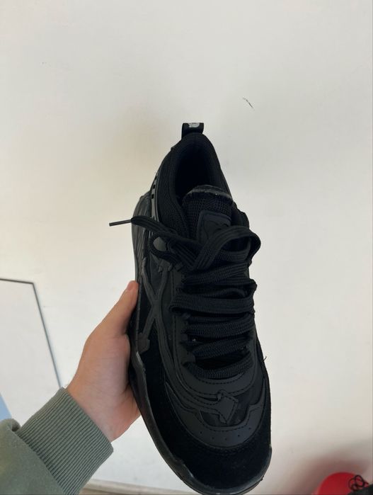 Обувки off-white