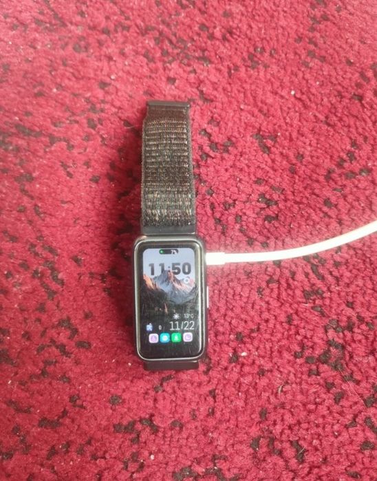 Huawei band 7  srochna sotiladi