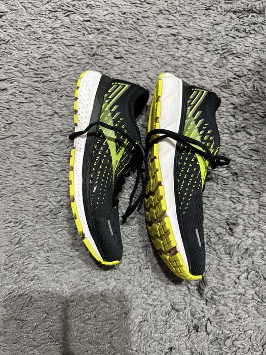 Adidasi Brooks marimea 42