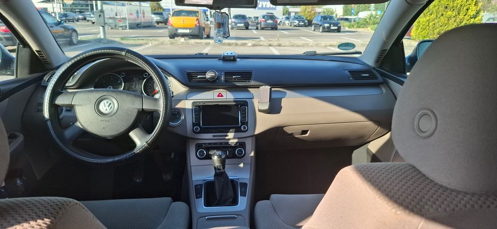 Vând Volkswagen Passat