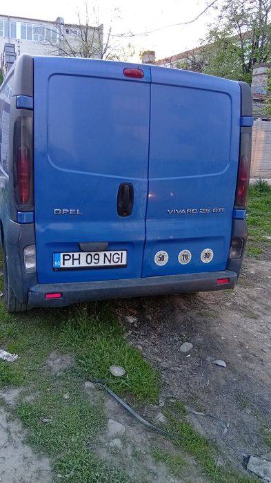 Vând duba Opel vivaro