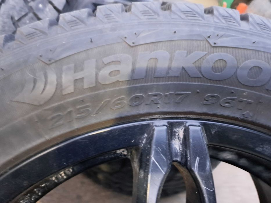 Roti jante de aluminiu Dacia Duster pe 17  cu anvelope de iarna