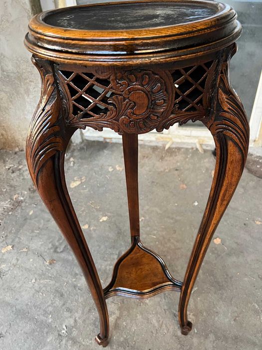 Piedestal Baroc,recent restaurat!