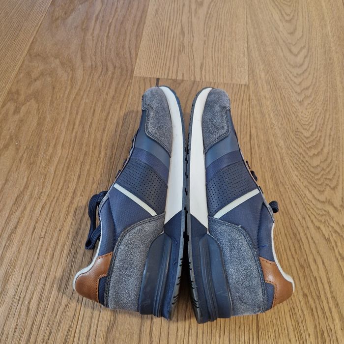 Lot 2 perechi adidasi barbat marimea 41