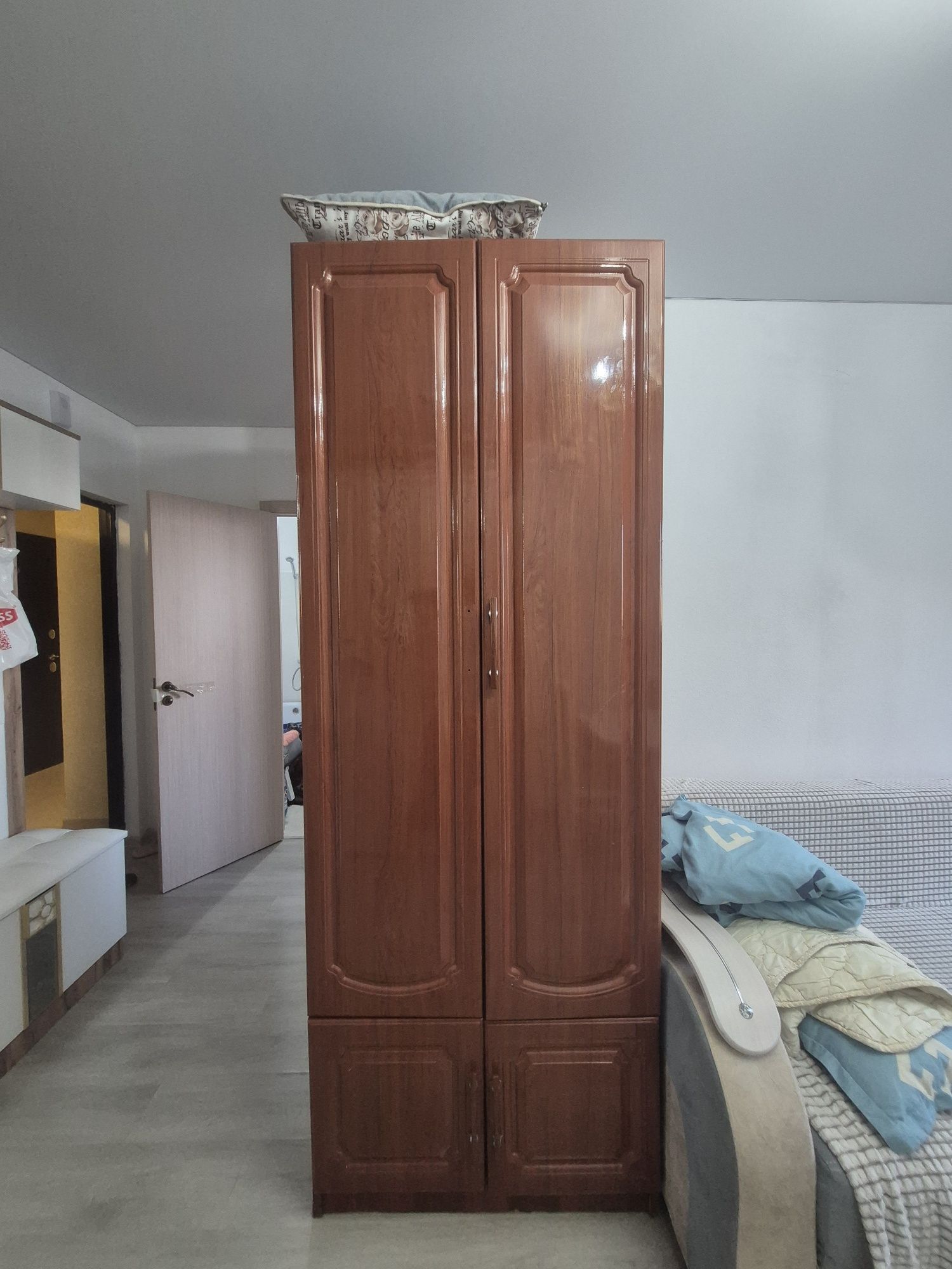 Продается шкаф срочно