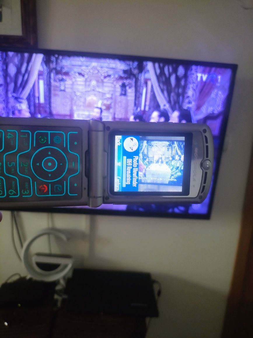 Motorola RAZR V3 Silver ( orice rețea)