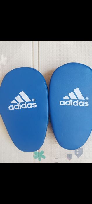 Продам лапы  adidas (для спорта)